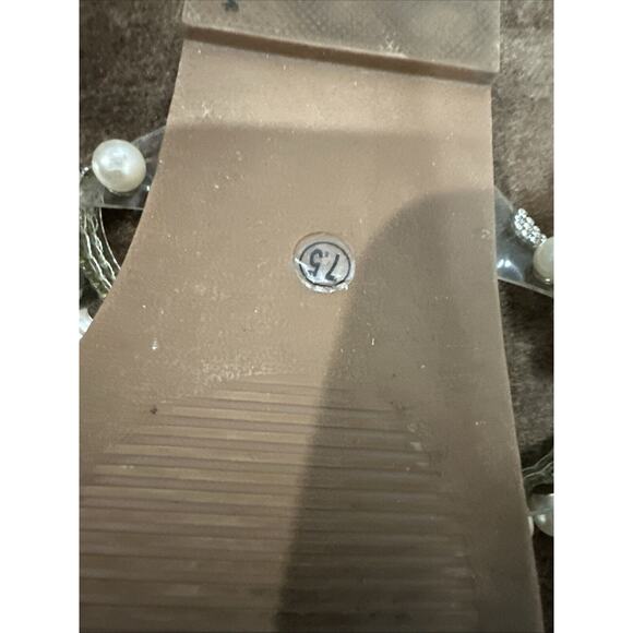 Windsor Women's Size 7.5 Rhinestone Faux Pearl 2 Strap Tan Flat Sandal - Picture 7 of 8